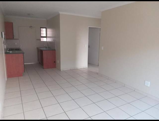 2 BEDROOM PROPERTY TO RENT IN KOSMOSDAL